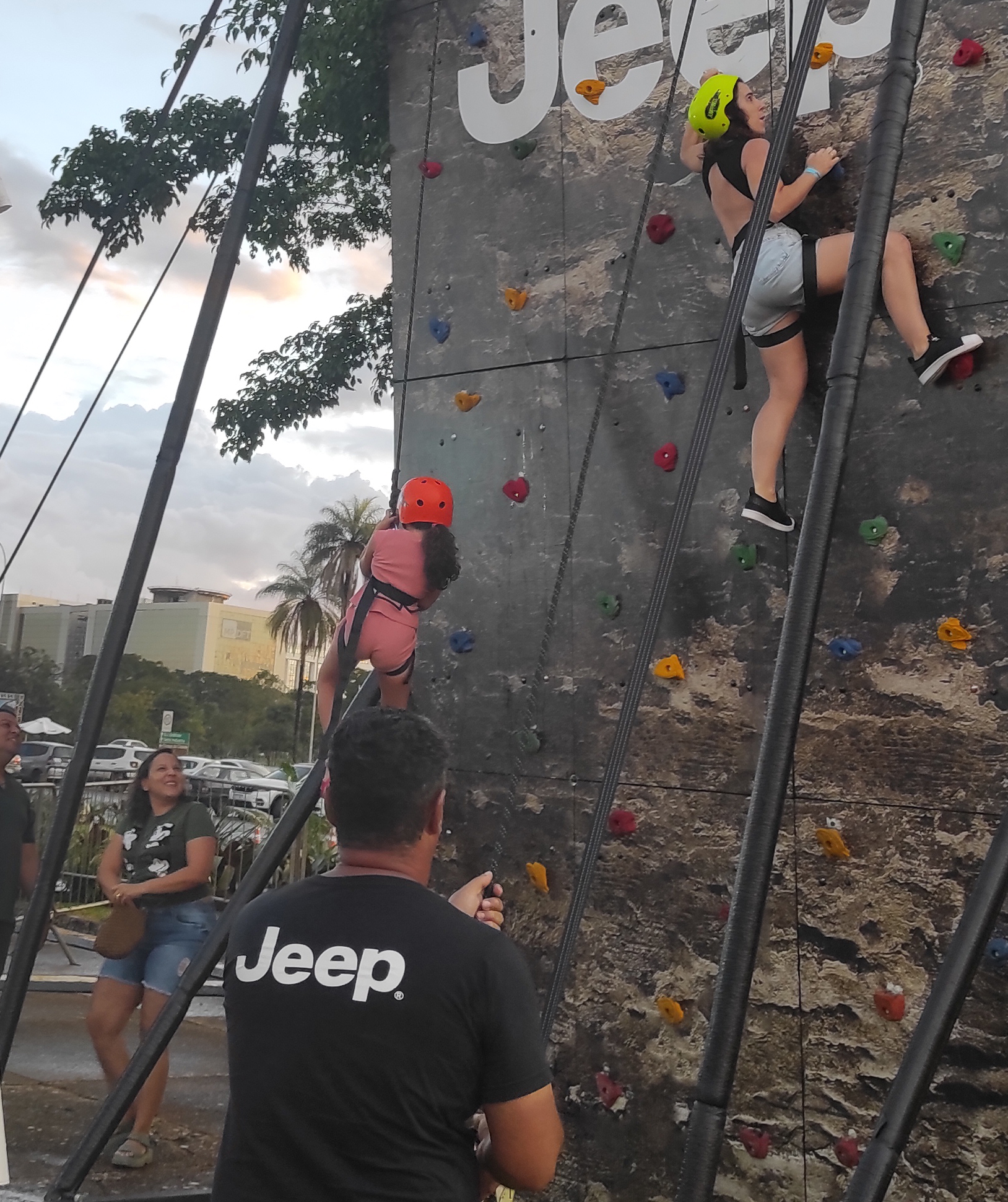Parede de escalada móvel